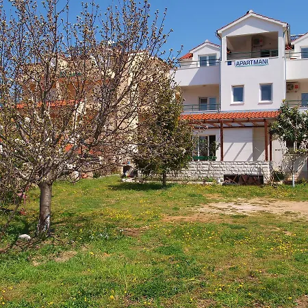 Agata-1 Apartamento *